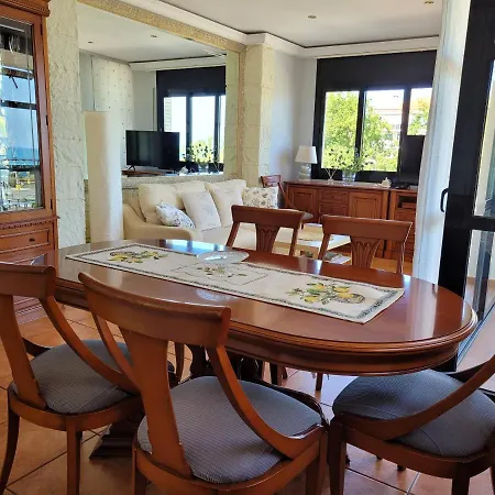 Apartment Vistamar Beautiful With Amazing Sea View, Pineda de Mar